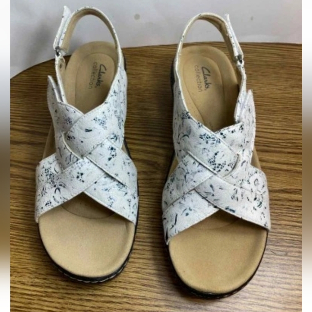 Clarks Collection Women's Size 10W Strappy Slingback Blue Ivory Sandals Comfort